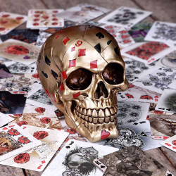 Dead Man's Hand Teschio by Nemesis Now